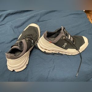 On cloud tennis shoes